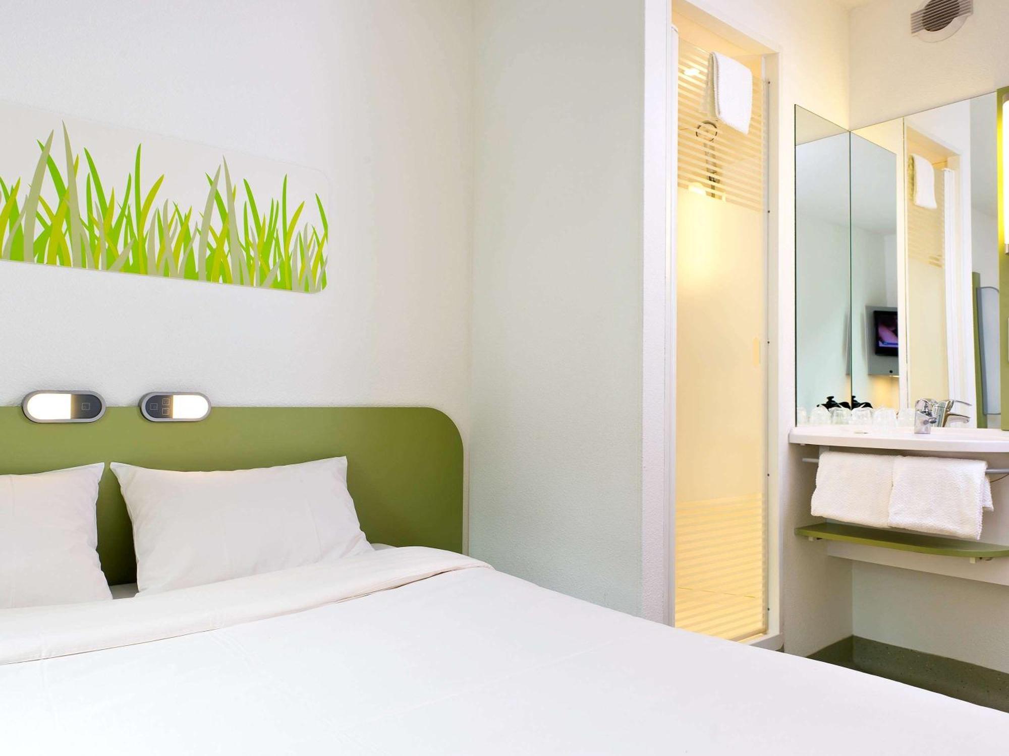 Ibis Budget Valenciennes Petite Forêt Εξωτερικό φωτογραφία