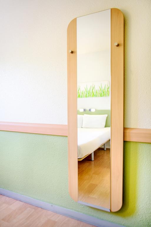 Ibis Budget Valenciennes Petite Forêt Εξωτερικό φωτογραφία