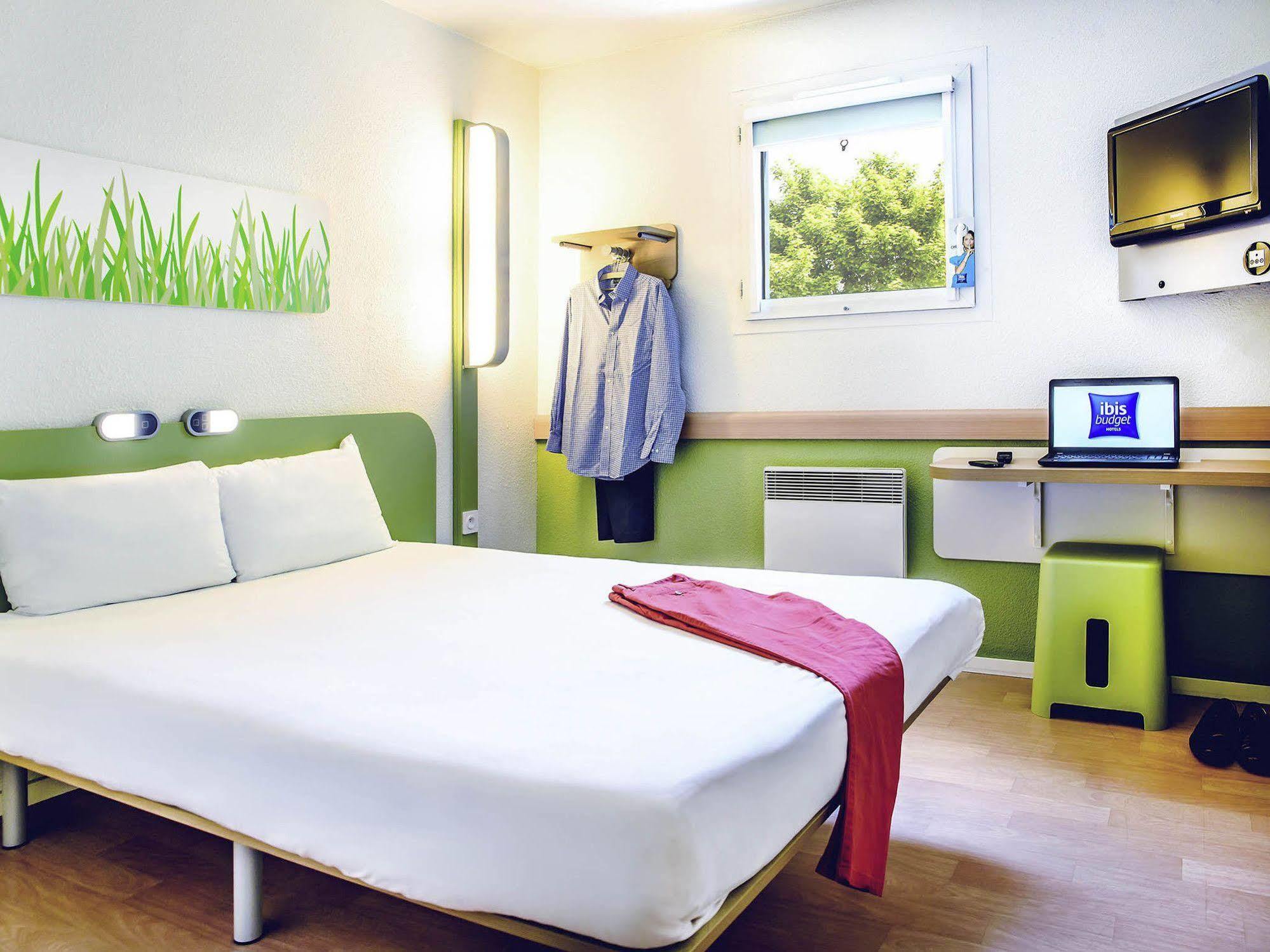 Ibis Budget Valenciennes Petite Forêt Εξωτερικό φωτογραφία