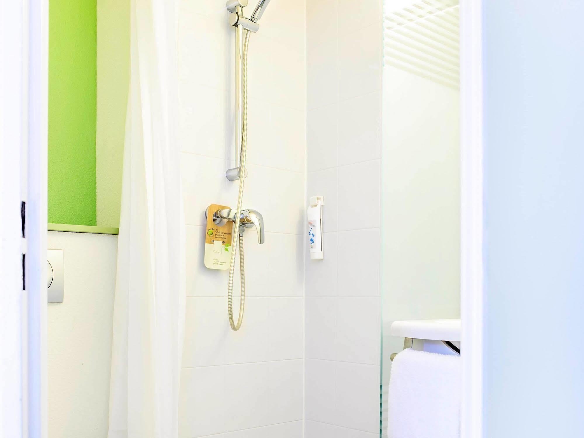 Ibis Budget Valenciennes Petite Forêt Εξωτερικό φωτογραφία