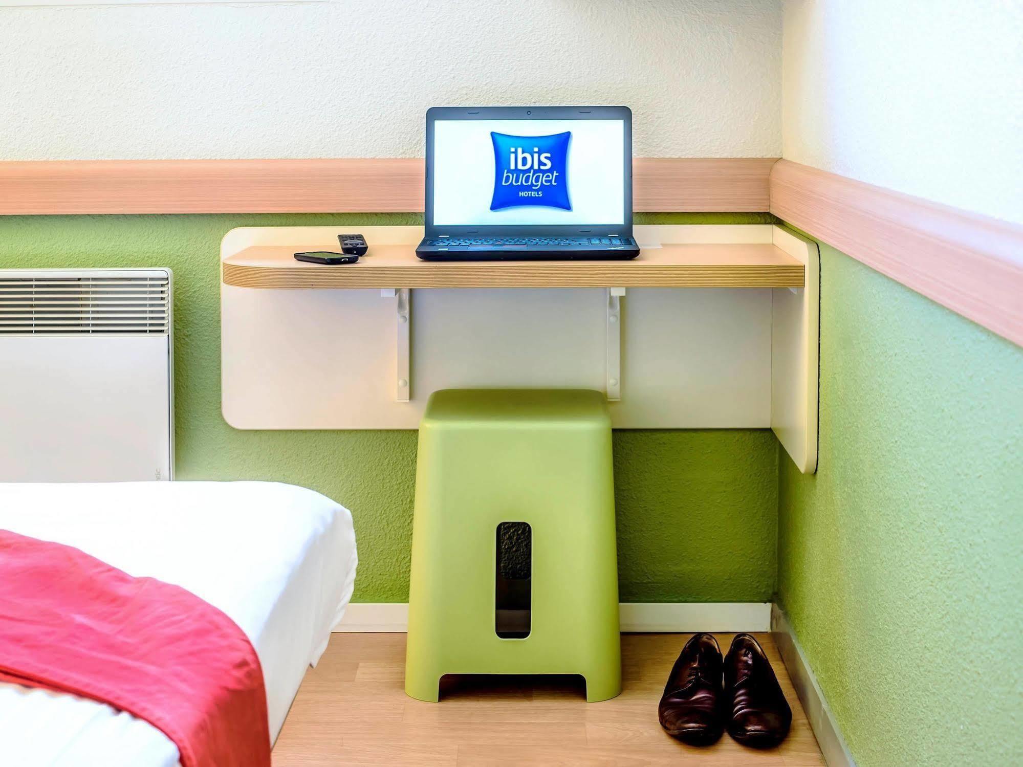 Ibis Budget Valenciennes Petite Forêt Εξωτερικό φωτογραφία